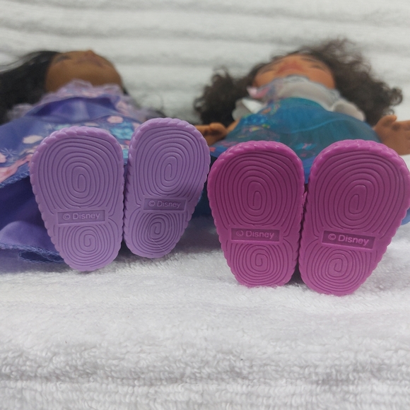 Disney Encanto Mirabel And Isabela Dolls Play Toy Christmas Sisters & Outfits - Picture 6 of 6